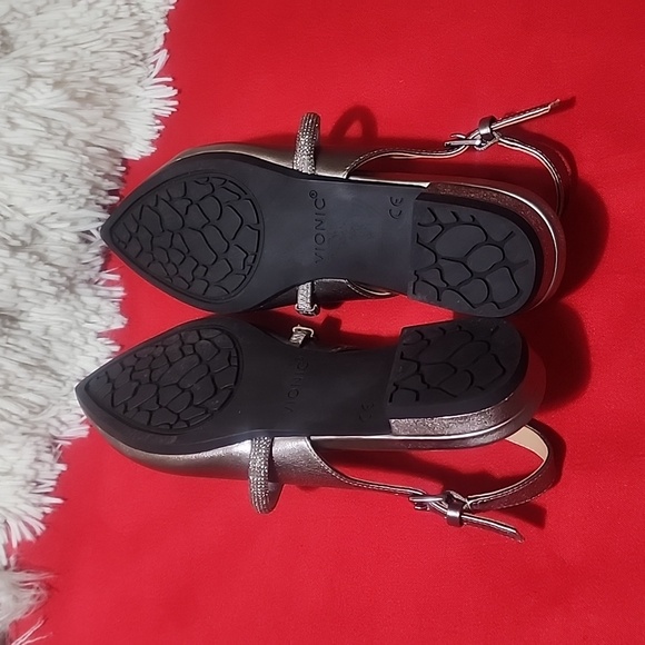 Vionic Presidio Women's Silver Flats & Oxfords - Picture 5 of 8